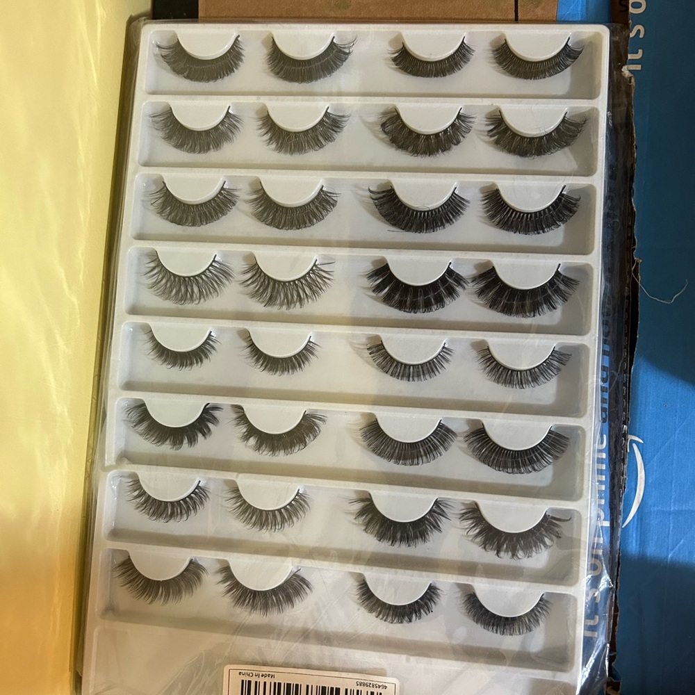 Brand new assorted lashes
